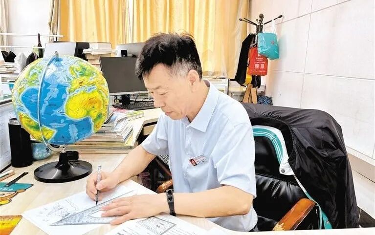 他的时间，是照亮学生的光——第41个教师节，听银川英才学校首席地理教师王伯明讲述光阴的故事